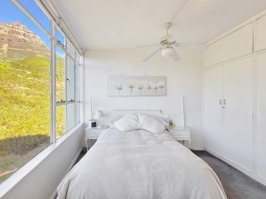 1 Bedroom Property for Sale in Vredehoek Western Cape